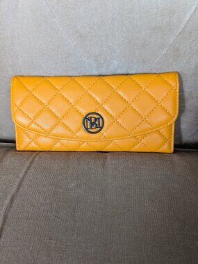 Badgley Mischka Yellow Diamond Quilting Cover Wallet with Black Logo